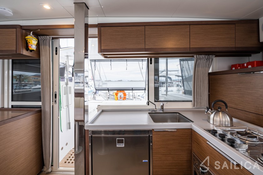 Lagoon 40 - Yacht Charter Sailica