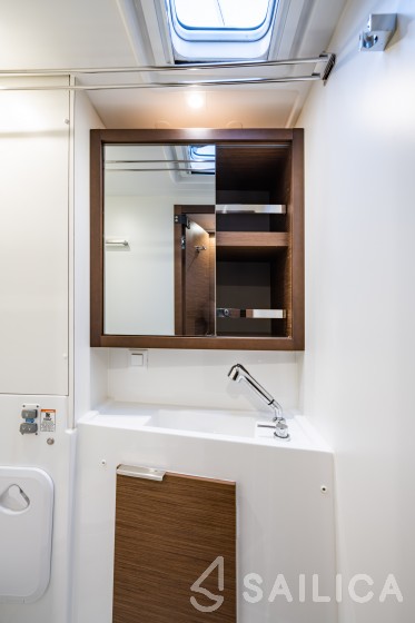 Lagoon 40 - Yacht Charter Sailica