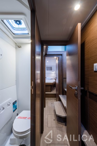 Lagoon 40 - Yacht Charter Sailica