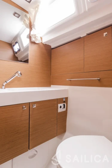 Sun Odyssey 479 - Yacht Charter Sailica