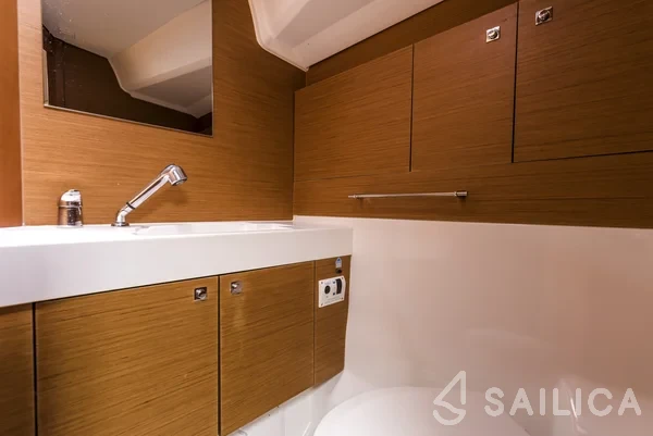 Sun Odyssey 479 - Yacht Charter Sailica