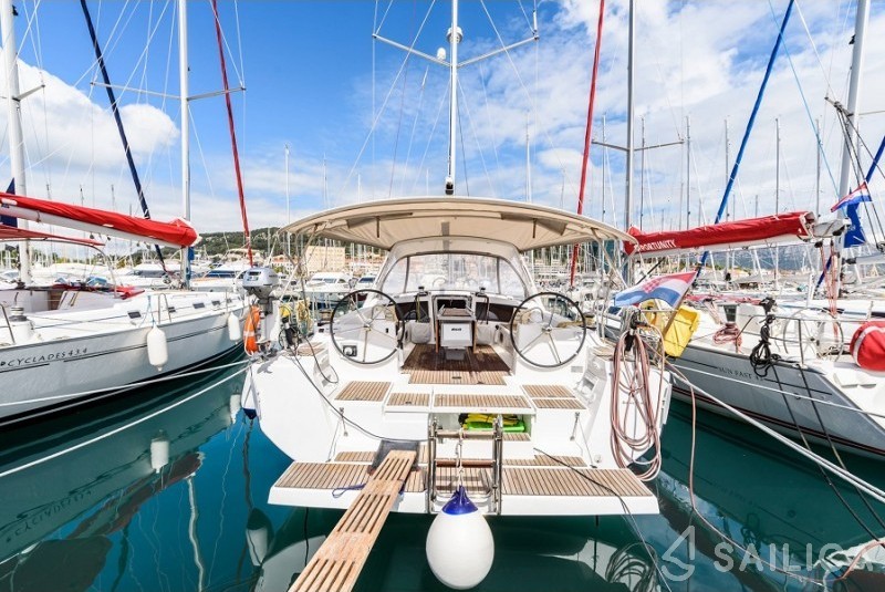 Oceanis 48 - Yacht Charter Sailica