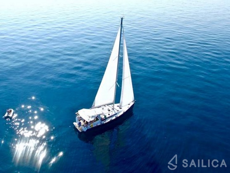 Oceanis 48 - Yacht Charter Sailica