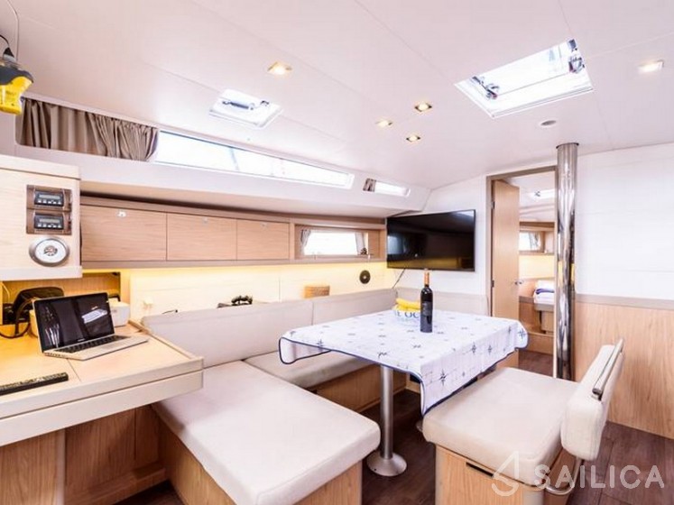 Oceanis 48 - Yacht Charter Sailica