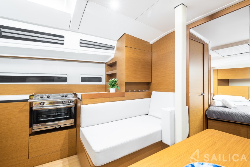 Sun Odyssey 410 - Yacht Charter Sailica