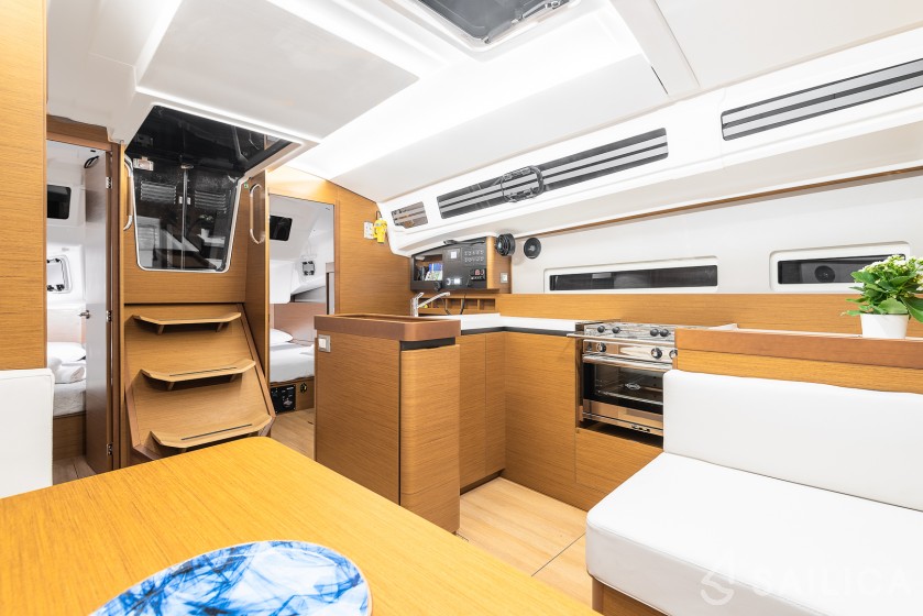 Sun Odyssey 410 - Yacht Charter Sailica