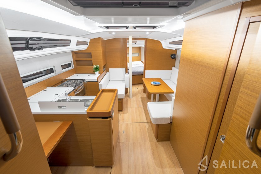 Sun Odyssey 410 - Yacht Charter Sailica