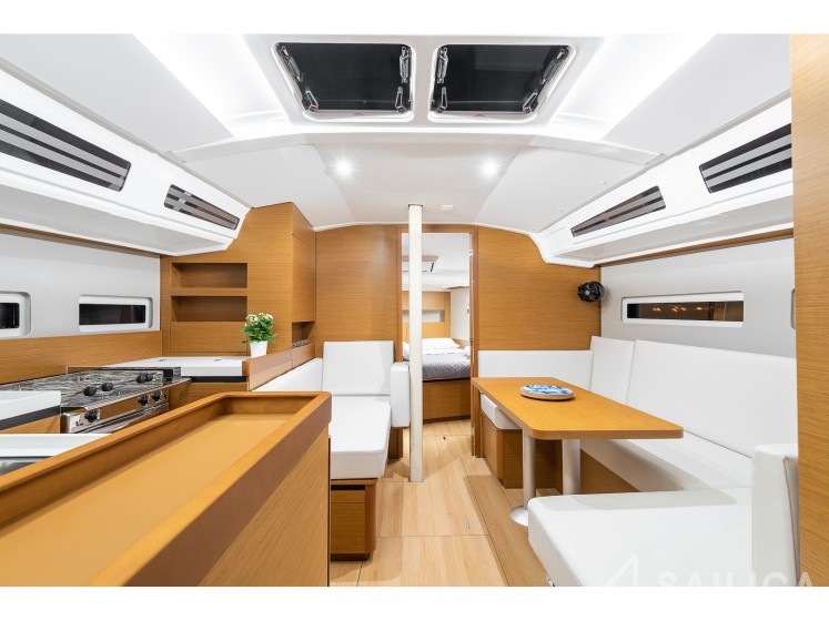 Sun Odyssey 410 - Yacht Charter Sailica