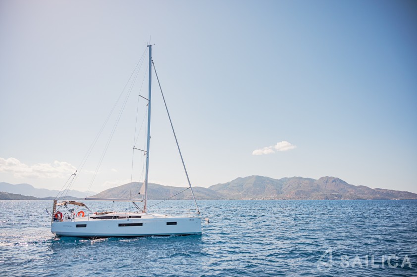 Sun Odyssey 410 - Yacht Charter Sailica