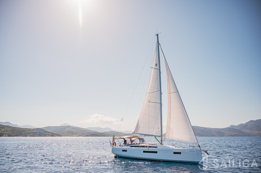 Sun Odyssey 410 - Yacht Charter Sailica