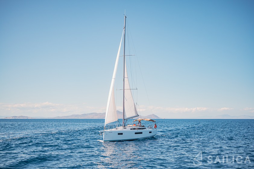Sun Odyssey 410 - Yacht Charter Sailica