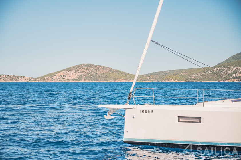 Sun Odyssey 410 - Yacht Charter Sailica