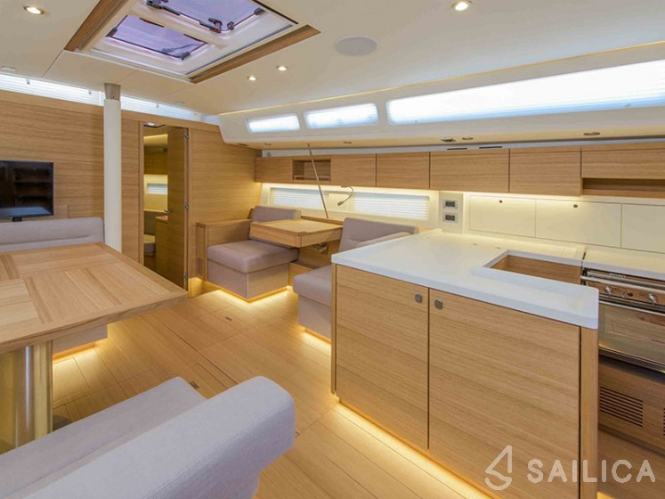 Grand Soleil 52 - Yacht Charter Sailica