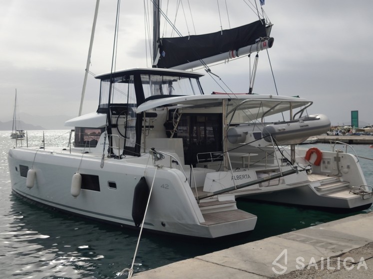 Lagoon 42 - Yacht Charter Sailica