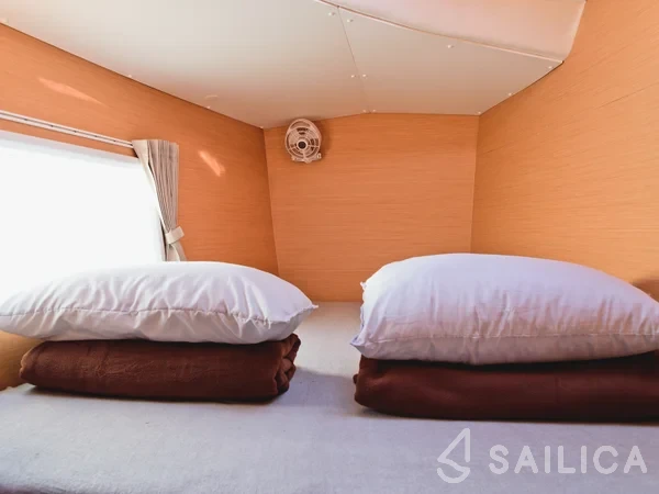 Lagoon 380 - Yacht Charter Sailica