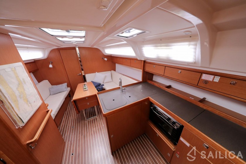 Bavaria 37 Cruiser - Yacht Charter Sailica