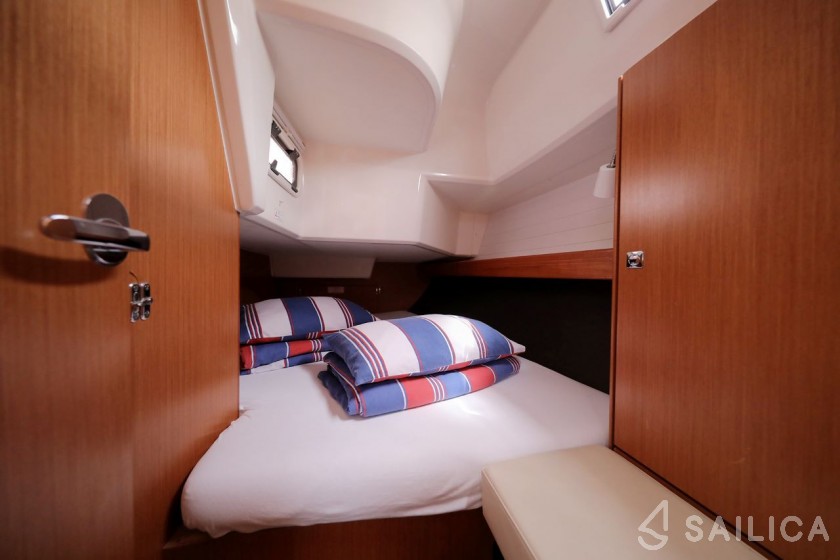 Bavaria 37 Cruiser - Yacht Charter Sailica