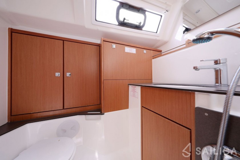 Bavaria 37 Cruiser - Yacht Charter Sailica