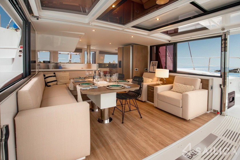 Bali 4.4 - Yacht Charter Sailica
