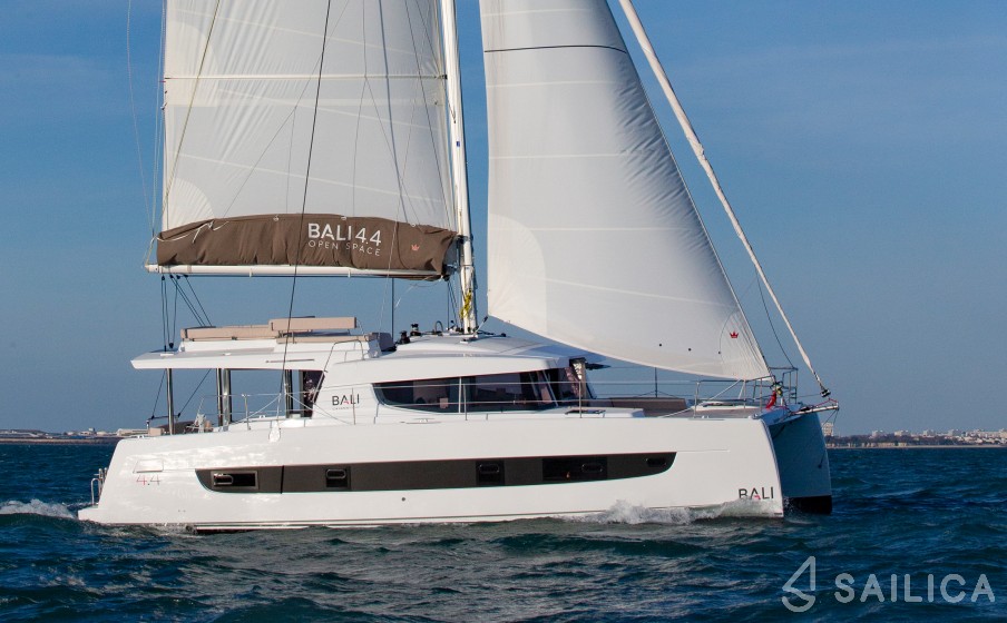 Bali 4.4 - Yacht Charter Sailica