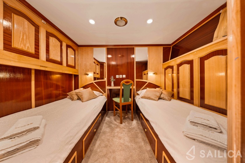 Motoryacht - Yacht Charter Sailica
