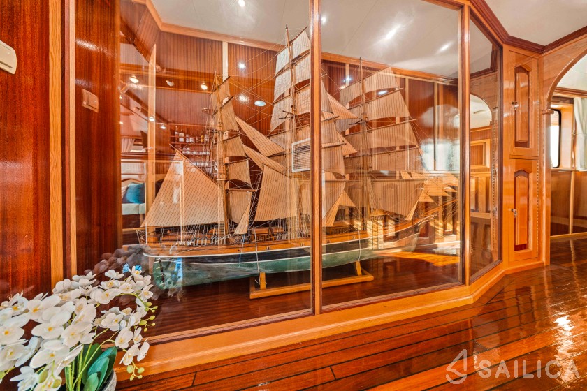 Motoryacht - Yacht Charter Sailica