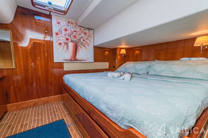Privilege 585 - Yacht Charter Sailica