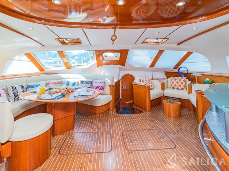 Privilege 585 - Yacht Charter Sailica