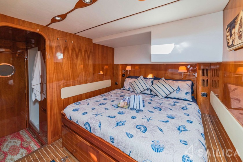 Privilege 585 - Yacht Charter Sailica