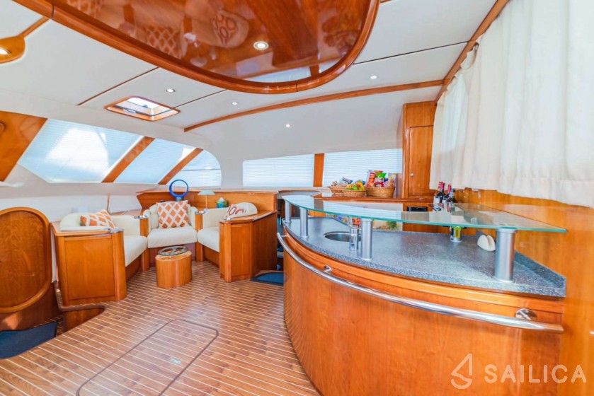 Privilege 585 - Yacht Charter Sailica