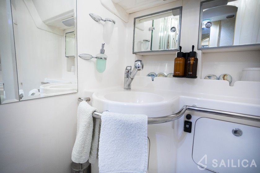 Ocean Star 51.2 - Yacht Charter Sailica