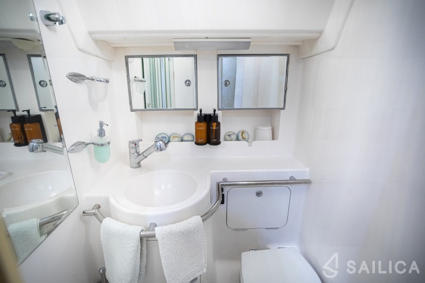 Ocean Star 51.2 - Yacht Charter Sailica