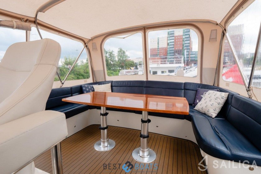 De Drait DeLuxe 42 - Yacht Charter Sailica