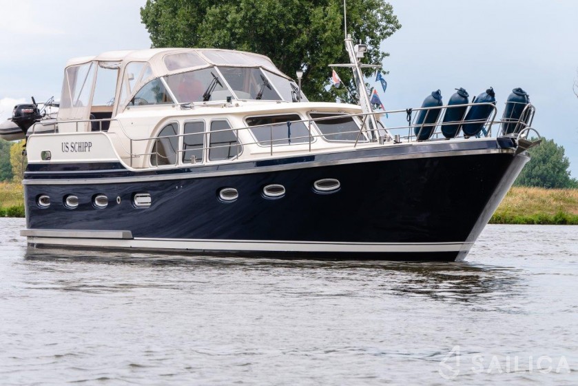 De Drait DeLuxe 42 - Yacht Charter Sailica