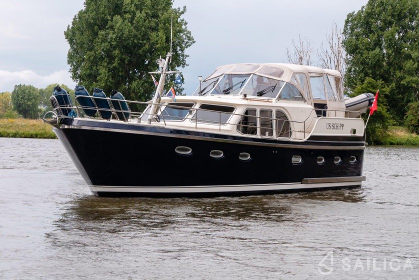 De Drait DeLuxe 42 - Yacht Charter Sailica