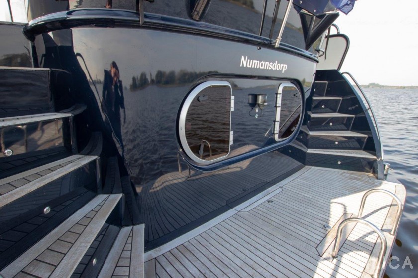 De Drait DeLuxe 42 - Yacht Charter Sailica