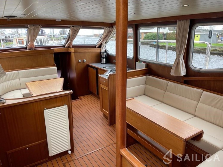 Hemmes 1400 - Yacht Charter Sailica