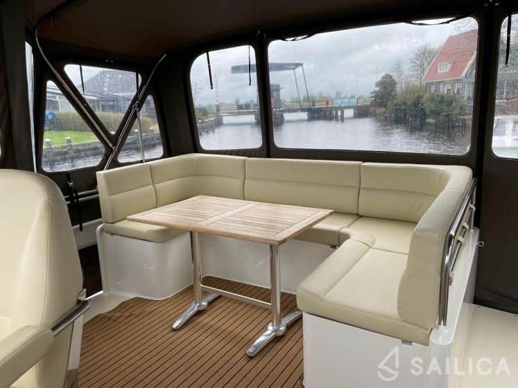 Hemmes 1400 - Yacht Charter Sailica