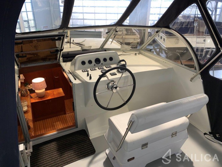 Succes 106 AC - Yacht Charter Sailica