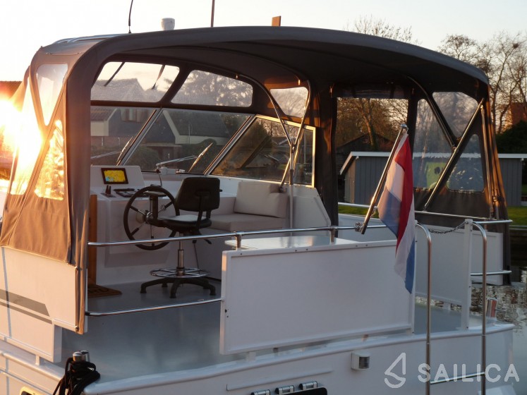 Funcraft 1200 - Yacht Charter Sailica