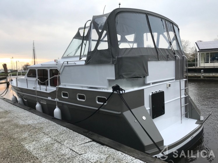 Funcraft 1200 - Yacht Charter Sailica