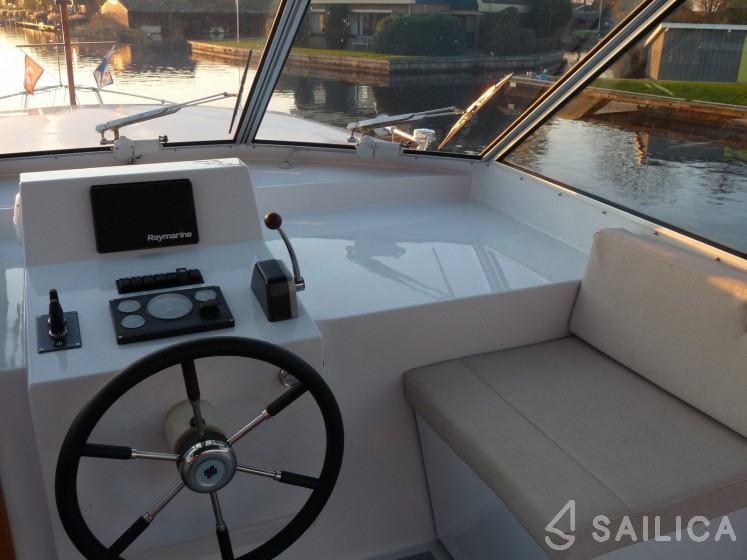 Funcraft 1200 - Yacht Charter Sailica