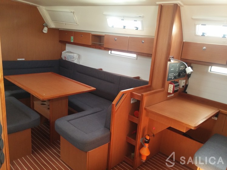 Bavaria 40 Cruiser - Yacht Charter Sailica