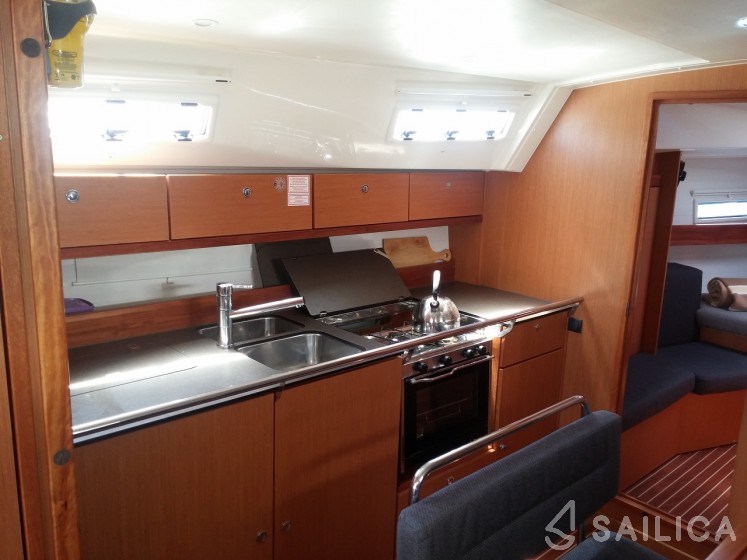 Bavaria 40 Cruiser - Yacht Charter Sailica