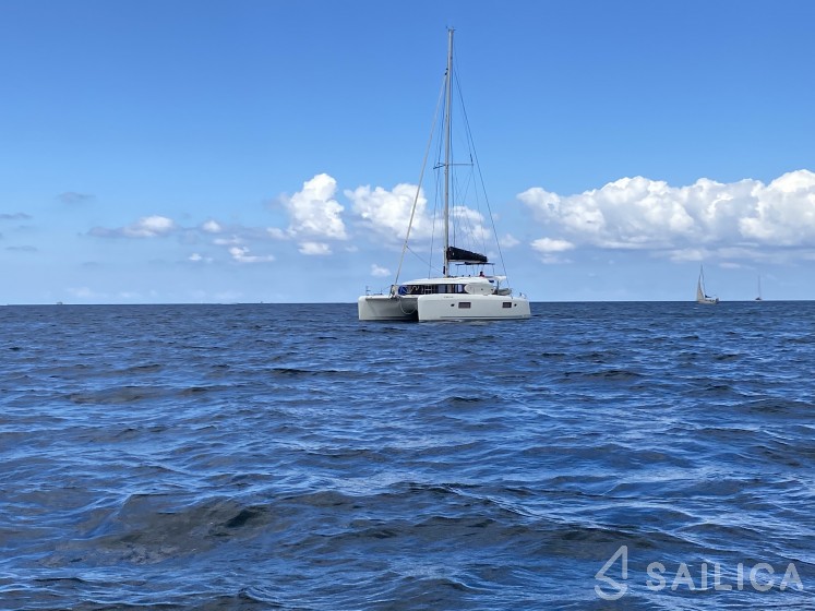 Lagoon 42 - Yacht Charter Sailica