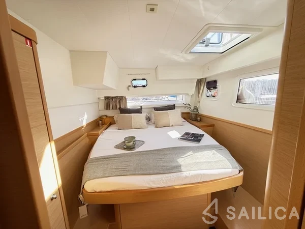 Lagoon 42 - Yacht Charter Sailica