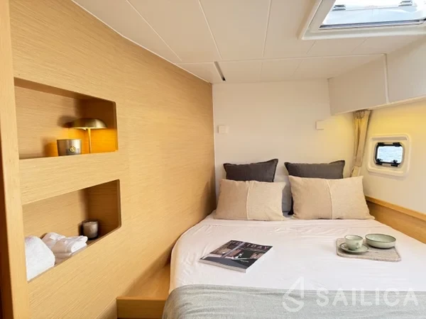 Lagoon 42 - Yacht Charter Sailica