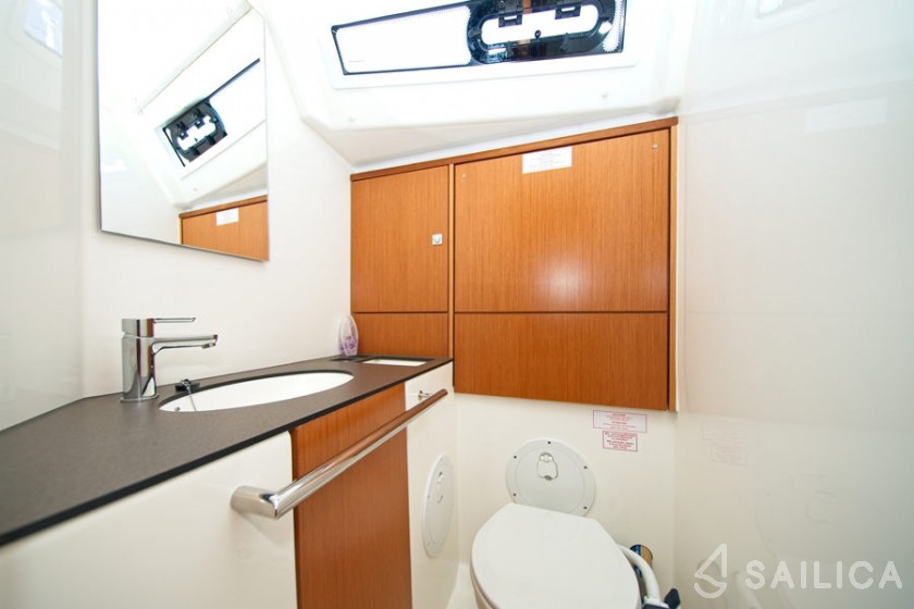 Bavaria 46 Cruiser - Yacht Charter Sailica