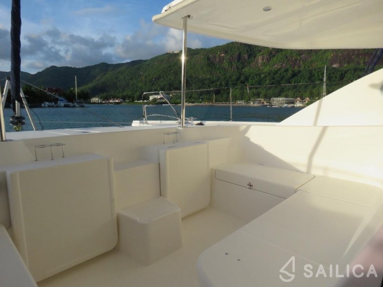 Leopard 48 - Yacht Charter Sailica