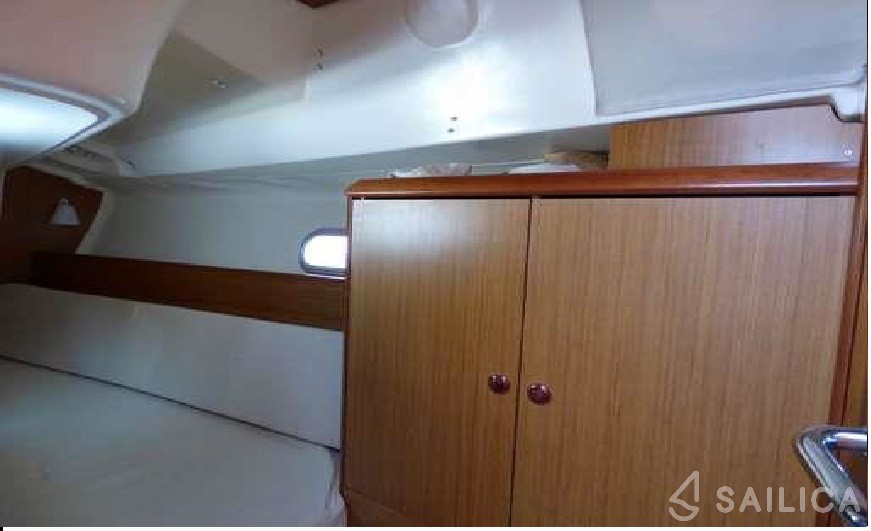 Sun Odyssey 32i - Yacht Charter Sailica